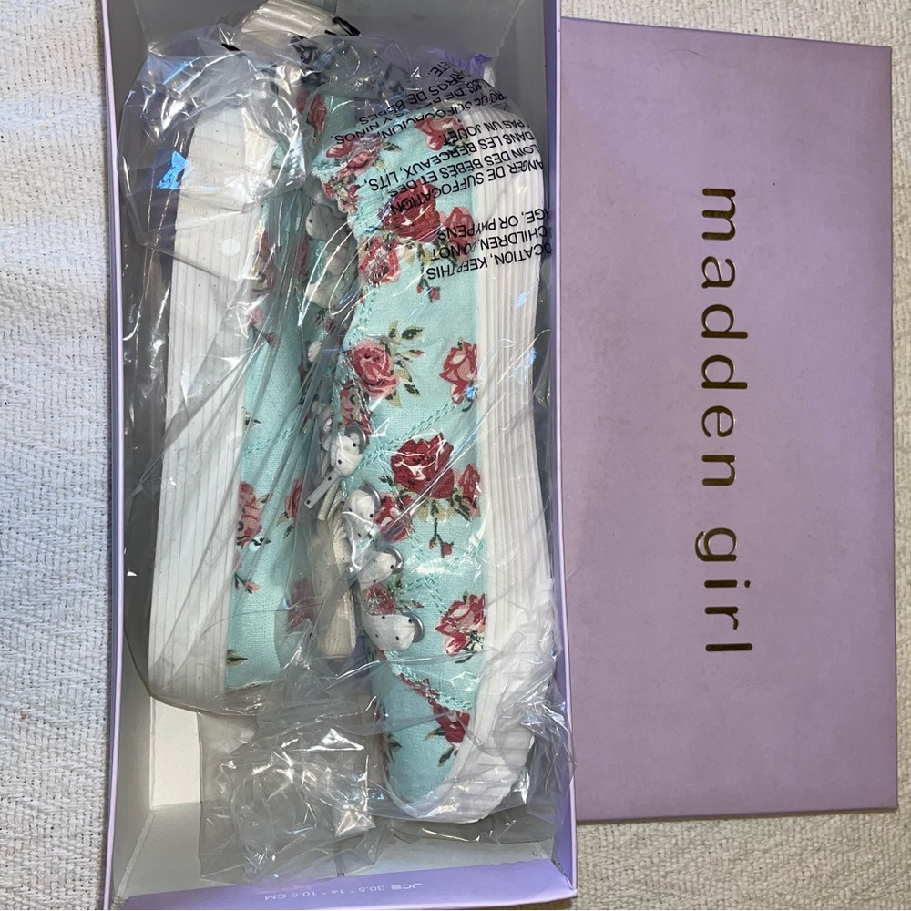 Madden Merisa  Light Blue Floral Elastic Polka Dot Pre-Tied Sneakers Shoes 6 1/2 - Picture 10 of 11